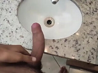 Vem satisfazer o novinho! T&ocirc_ precisando de um bezerro esvaziar a mamadeira .#Pintoawards #dotato #novinhoMava ...