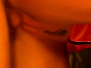 Dansk Blonde Dybe Hals og Svaler