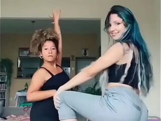 Camilotaxp rebolando gostoso