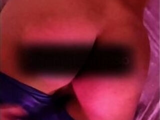 A bunda que me fez abaixar a cueca devagar