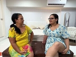 Madura casada fazendo anal numa suruba com a amiga gordinha e dois machos