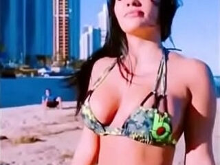 Hot b. big Boob in beach bikni