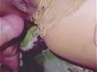 A empregada venezuelana trocou o cuzinho por um aumento no sal&aacute_rio!