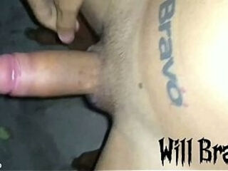 Cheio de tes&atilde_o na pica, batendo aquela punheta gostosa