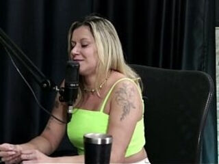 LUA MASSAGISTA SENSUAL NO MOAI TV - COMPLETO