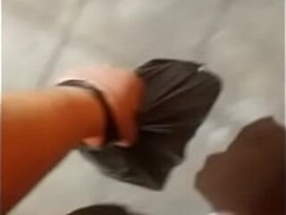 Le encanta por la cola