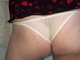 Dan&ccedil_ando de calcinha