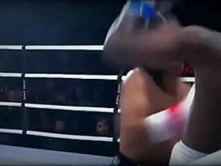 Andr&oacute_geno delineado fudendo neg&atilde_o da quebrada com 10 anus de corre!