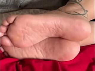 Wife feet show Latina