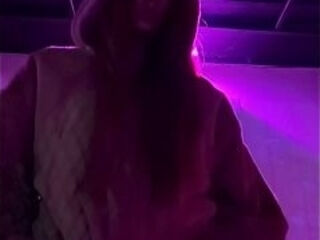 Artemisia Love outdoor smoking sesh