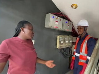 THE ELECTRIC MAINTENANCE PERSON FUCKED SILVER ANAL&rsquo_S PUSSY WHILE COMING FOR HOUSEHOLD MAINTENANCE