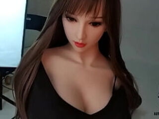 AUTOMATIC WOMAN The little black dress