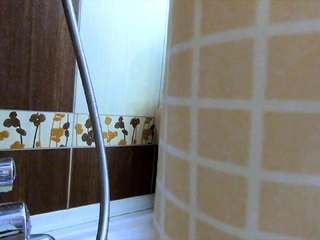 Amateur brunette teen in solo