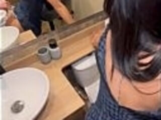 Me la COJO bien Rico en el Ba&ntilde_o, la acabo de conocer en una fiesta matrimonial