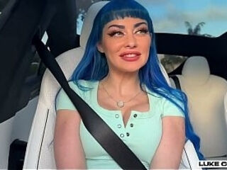 Perfect Sexy Curvy Jewelz Blu Pulls Over To Fuck In Car - Luke Cooper