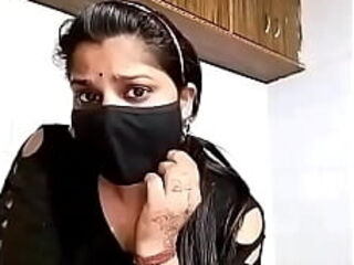 dance karte huye priya ne dikhaya apna jalwa