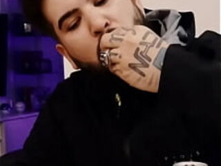 Chentric AKA fat guy eats kfc in sexy way