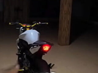 Tocando aquela gostosa