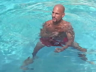 OUTSIDE IN POOL SHADOW BOXING MAXXX LOADZ