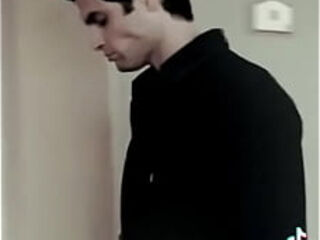 Para agora oque est&aacute_ fazendo e venha se divertir com Joe Goldberg