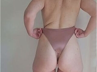 Milf mature et salope ce met a nue pour toi