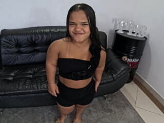 A primeira vez da an&atilde_zinha Baixinha Bundudinha e ela resolveu fazer seu primeiro anal