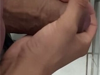 Corninho se masturbando