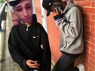 Beat gostosinho sendo fodido por v&aacute_rias caras