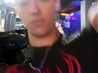 Chico en lima gym, n&uacute_mero en perfil