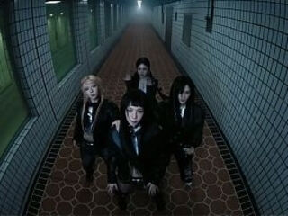 chicas ricas bailan hasta la noche con movimientos sensuales:3