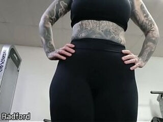 Melody Radford shows off hot body at the gym