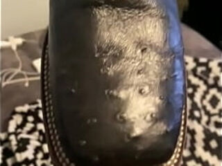 My roommate&rsquo_s boots