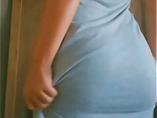 Moreninha de Vestido e Meia Cal&ccedil_a