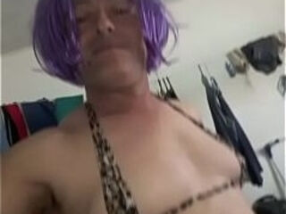 Alexandre p&uacute_ta Gay gay do Nova Uberl&acirc_ndia de shortinho socado mostrando o r&aacute_bo e o cuzinho