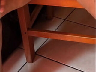 Ama de casa madura ense&ntilde_ando su enorme co&ntilde_o bien rasurado.