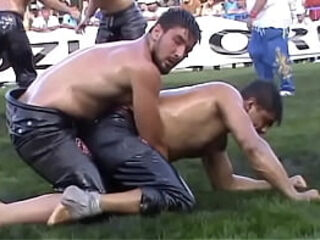 Luta turca com ol&eacute_o - 12