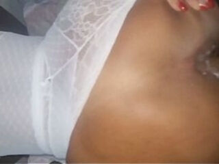 Linda garota venezuelana,ela tem uma gigantesca bunda gulosa, faz um gape anal incr&iacute_vel