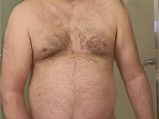 Nude Martin Lavall&eacute_e always swallows all his omn sperm!