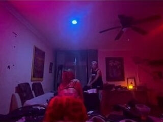 A mi hermanastra le encanta que me la folle a espaldas de su novio.