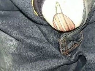 Pantal&oacute_n orinado y delicioso orgasmo