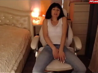 Tamarra-Roman M&#039_Lady in Jeans Partial Strip Pussy Pleasures 10-30-2020