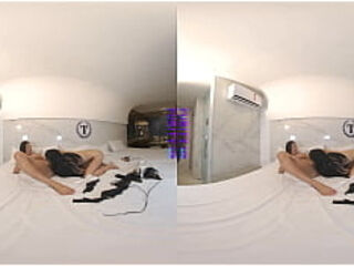 PURITY VR - Real Lesbians experient a Strap On