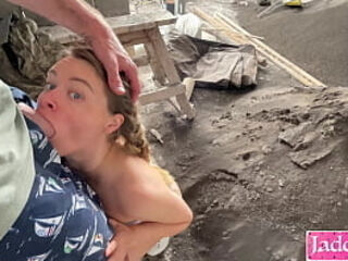 Round ass slut fucked in under construction site