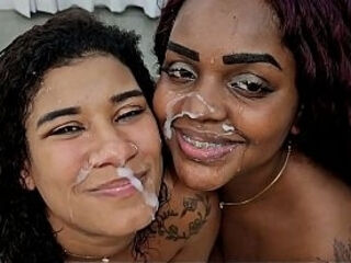 Suruba com as duas amigas Jady Martins e Gabyy Peclat dando cu e buceta na pele ate ganhar leite de geral