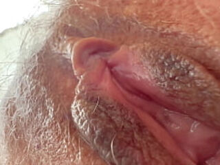 Stepdaughter needs the truth! Is it better to lick a shaved pussy or a hairy one?!