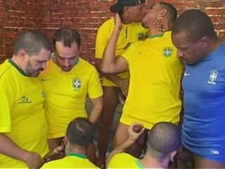 SURUBA DURANTE O JOGO DA COPA