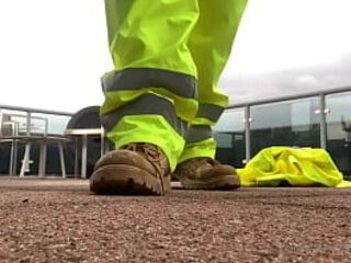 Builder solo flexing on site