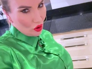 Big boob brunette masturbates on webcam