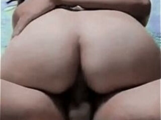 Madrasta Puta safada sentando com a buceta suculenta no pau do enteado