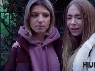 Cuckqueen watched her gf get fucked by a dude